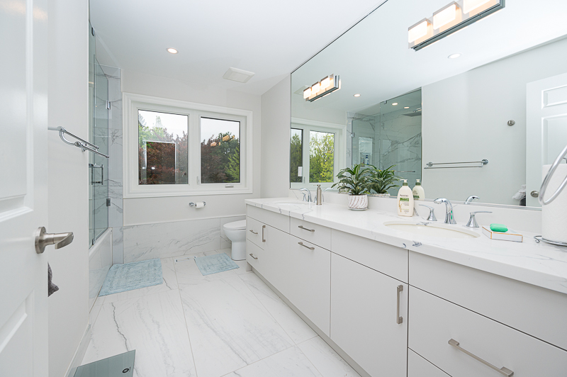 Richmond Hill Residential family room